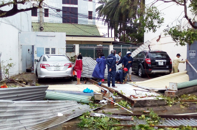 Dân vùng rốn bão không ngờ Con Voi quá khủng khiếp!